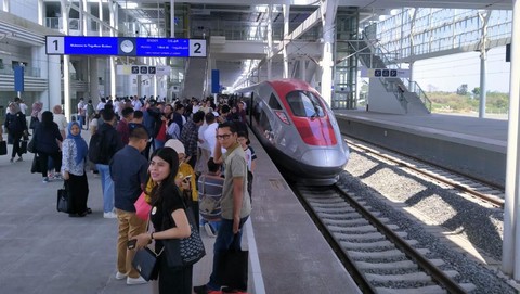 suasana uji coba kereta cepat jakarta bandung cnbc indonesiasuhendra 4 169